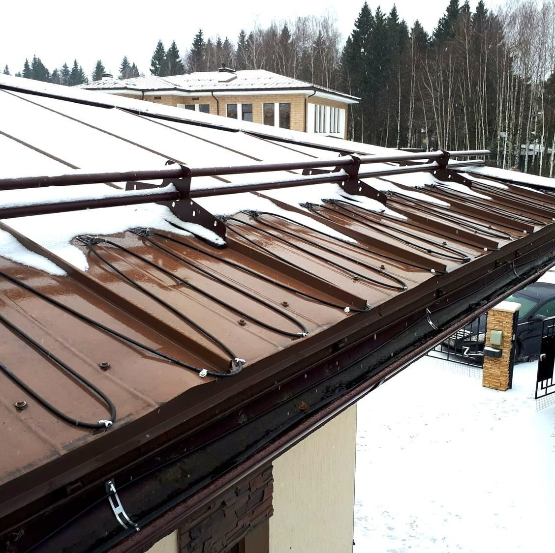 Греющий кабель – выполненный монтаж